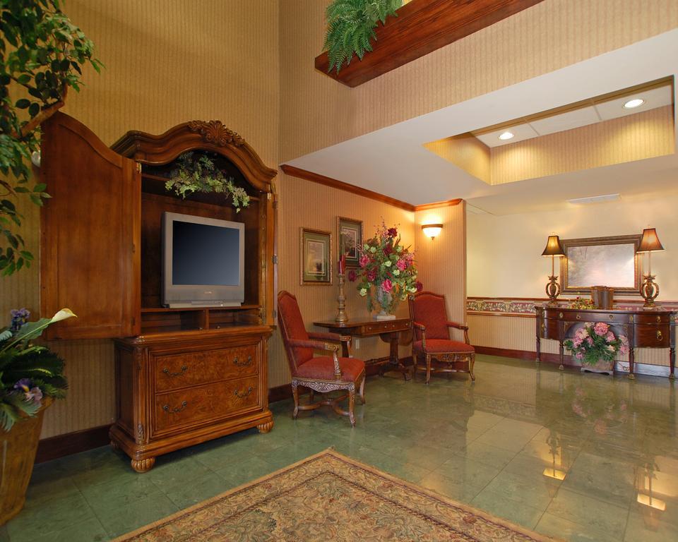 Express & By Ihg 3*