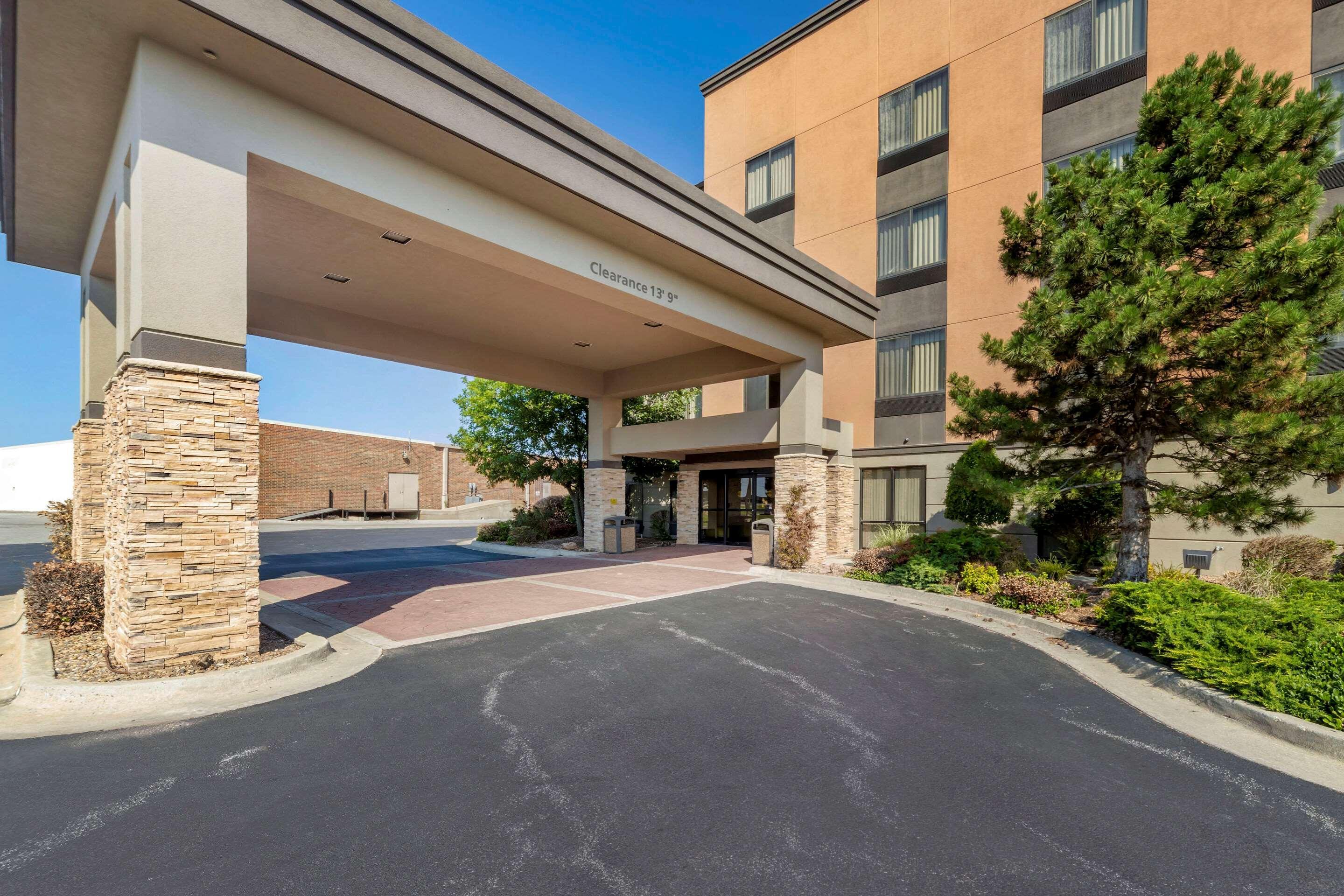 Hotel Express & By Ihg 3*