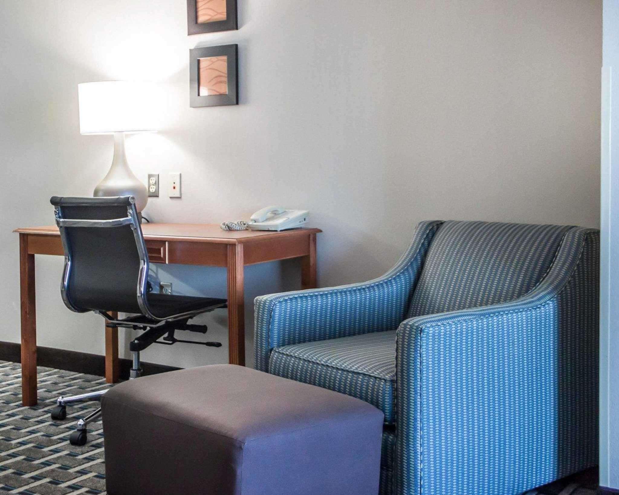 Express & By Ihg 3*