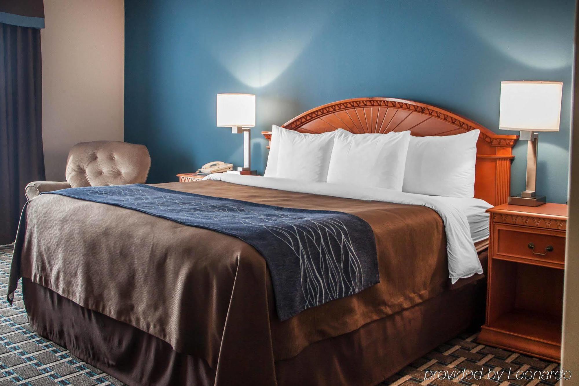 Express & By Ihg